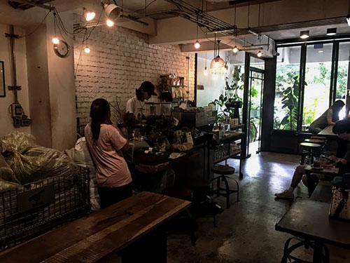 Omnia Cafe and Roastery Coffee Shop in Chiang Mai