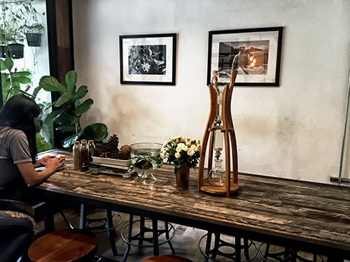 Omnia Cafe and Roastery Coffee Shop in Chiang Mai
